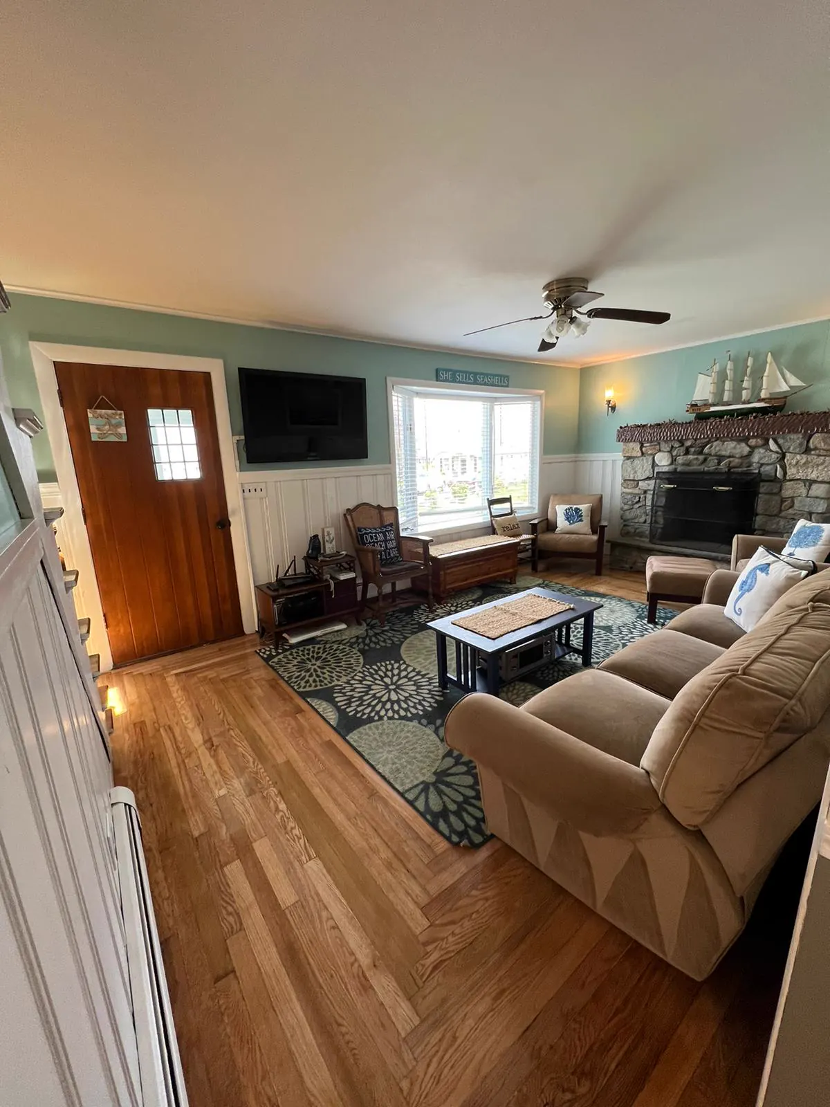 Real living room cleaned by TouchShine